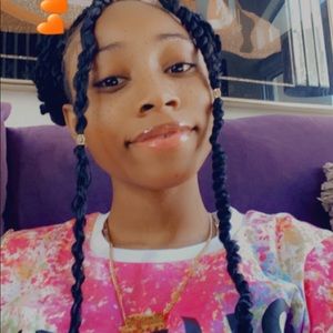 Meet your Posher, Nina